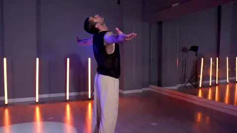 Marshall baila una coreografía de jungle en el #UPANextCHALLENGE #UPANextCHALLENGE