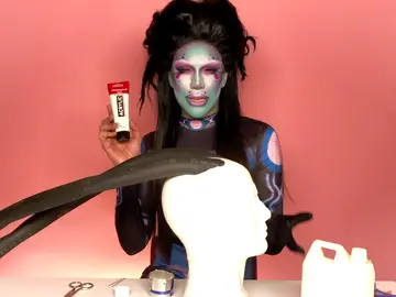 Prepárate para ser abducido por Onyx y su tutorial para crear unos auténticos tentáculos alienígenas Prepárate para ser abducido por Onyx y su tutorial para crear unos auténticos tentáculos alienígenas