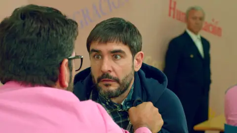 El encuentro en la cárcel entre Juanra Bonet y… ¿Arturo Valls o Carlos Ferrer? El encuentro en la cárcel entre Juanra Bonet y… ¿Arturo Valls o Carlos Ferrer?