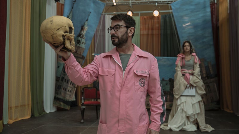 Carlos, en problemas y los presos revolucionados por un test de drogas