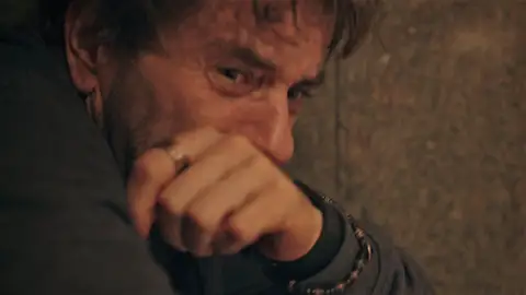 A Lucho se le acumulan los problemas: ¡Ha cometido un asesinato! A Lucho se le acumulan los problemas: ¡Ha cometido un asesinato!