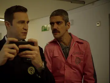 Carlos desaparece minutos antes de la actuación  Carlos desaparece minutos antes de la actuación