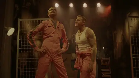 ¿Correrá peligro la obra? Carlos improvisa una nueva actuación en ‘Dos años y un día’  ¿Correrá peligro la obra? Carlos improvisa una nueva actuación en ‘Dos años y un día’