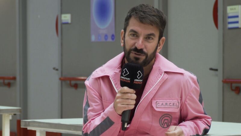 Arturo Valls revela las anécdotas más curiosas del rodaje de 'Dos años y un día'