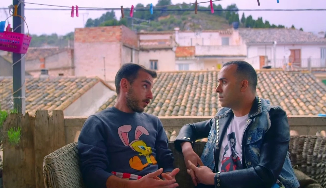 Jordi confiesa a Sharonne cómo pasó a convivir con el VIH