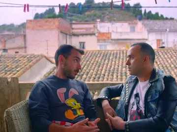 Jordi confiesa a Sharonne cómo pasó a convivir con el VIH Jordi confiesa a Sharonne cómo pasó a convivir con el VIH