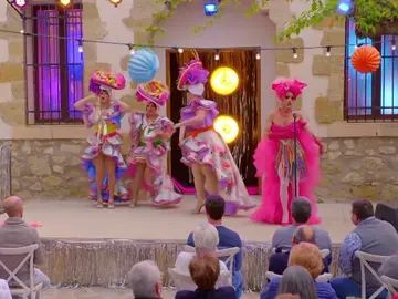Actuación final de las reinas en Benilloba Actuación final de las reinas en Benilloba