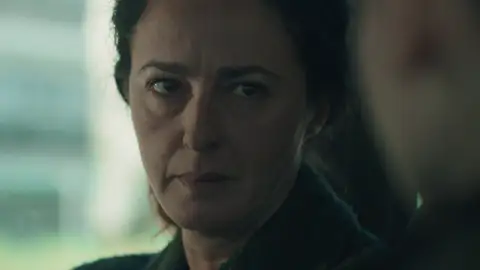 Elena Blanco aborda a Sonia para conseguir información: “Moisés contrató a un detective para seguir a Susana” Elena Blanco aborda a Sonia para conseguir información: “Moisés contrató a un detective para seguir a Susana”