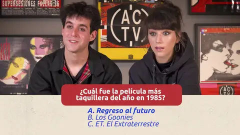 Los protagonistas de 'La Ruta' se enfrentan al divertido test '¿Cuánto sabes de los 80-90?' Los protagonistas de 'La Ruta' se enfrentan al divertido test '¿Cuánto sabes de los 80-90?'