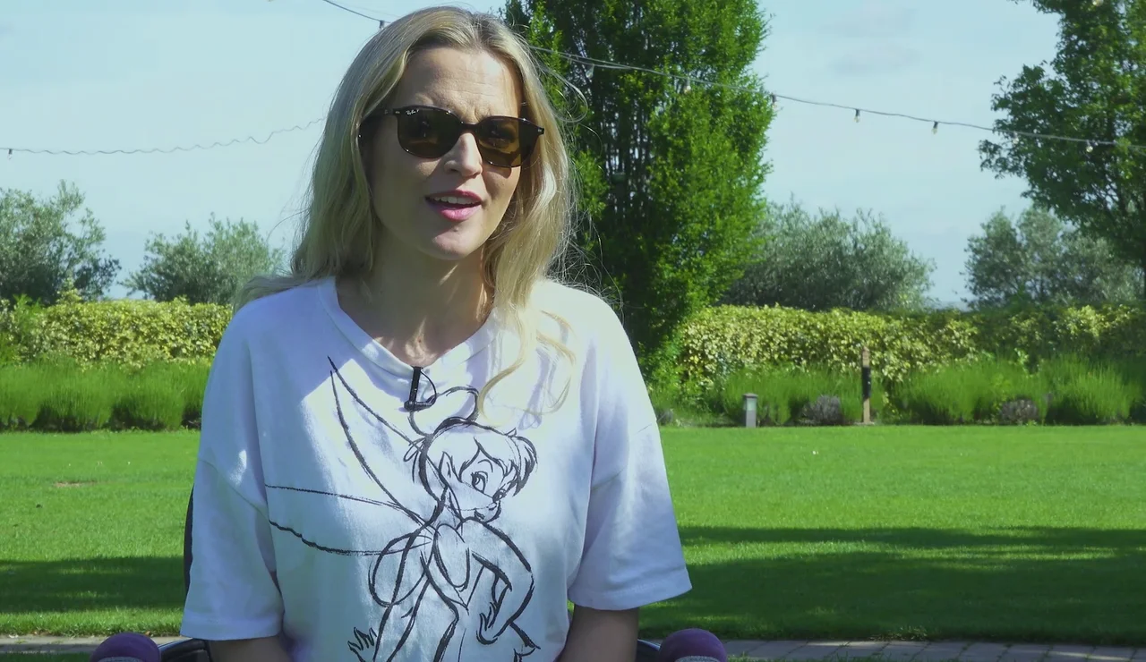 Ana Fernández: “La boda es un regalo para los fans, porque Sandra y Culebra son una de las parejas más sufridas de la ficción”