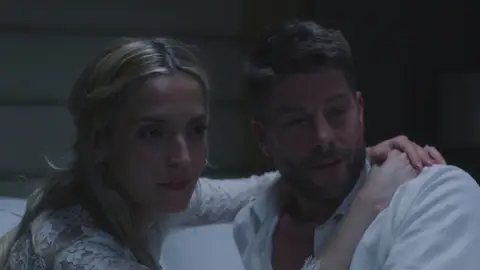 La noche de bodas de Sandra y Culebra La noche de bodas de Sandra y Culebra