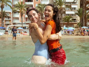 Ana Rujas y Claudia Costafreda en el rodaje de 'Cardo 2' Ana Rujas y Claudia Costafreda en el rodaje de 'Cardo 2'