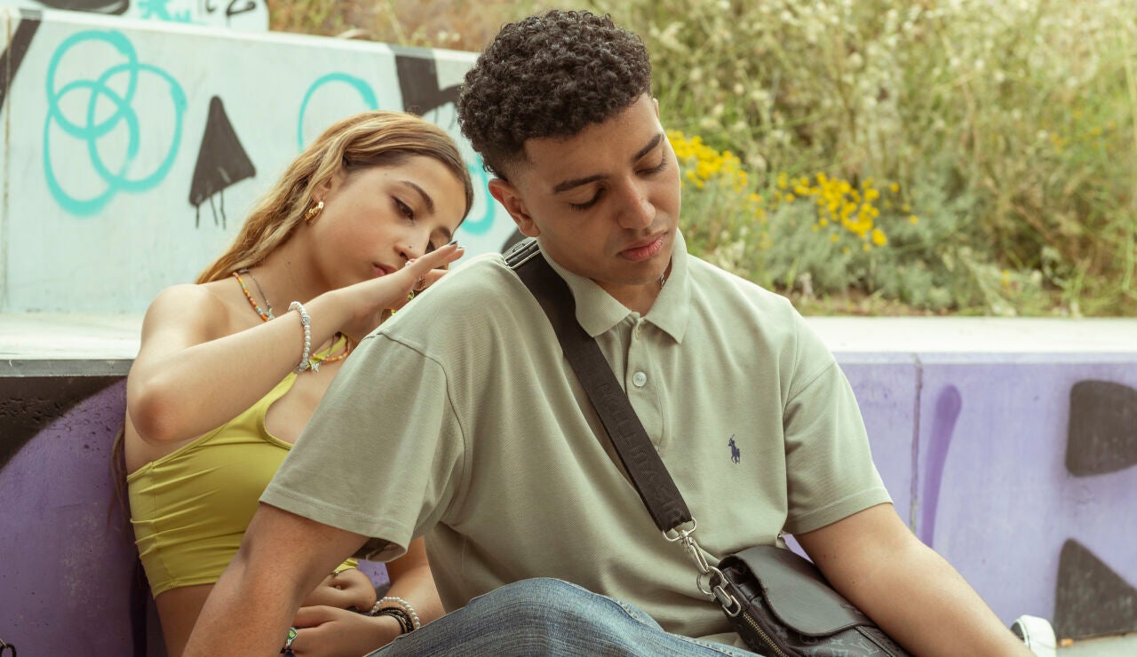 Yasm&iacute;n y Younes en el cap&iacute;tulo 1 de 'Cardo 2' 