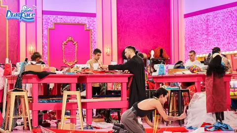 ¡A coser! Las reinas de 'Drag Race España' sacan aguja e hilo para draguear su traje tradicional ¡A coser! Las reinas de 'Drag Race España' sacan aguja e hilo para draguear su traje tradicional
