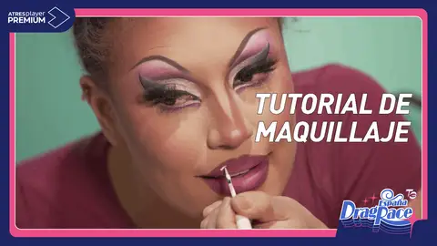 Clover Bish desvela en su tutorial de maquillaje el consejo que le dio Samantha Ballentines Clover Bish desvela en su tutorial de maquillaje el consejo que le dio Samantha Ballentines