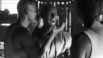 El reencuentro de La Vespa con los presos del barracón