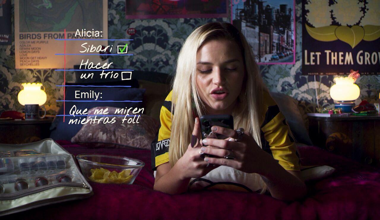 El club de las &lsquo;Zorras&rsquo;, a por nuevas fantas&iacute;as: un tr&iacute;o, exhibicionismo y drogas