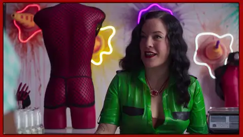 Noemí Casquet revive su primera aparición en ‘Zorras’: “¡Mi primer plano de tetas!” Noemí Casquet revive su primera aparición en ‘Zorras’: “¡Mi primer plano de tetas!”