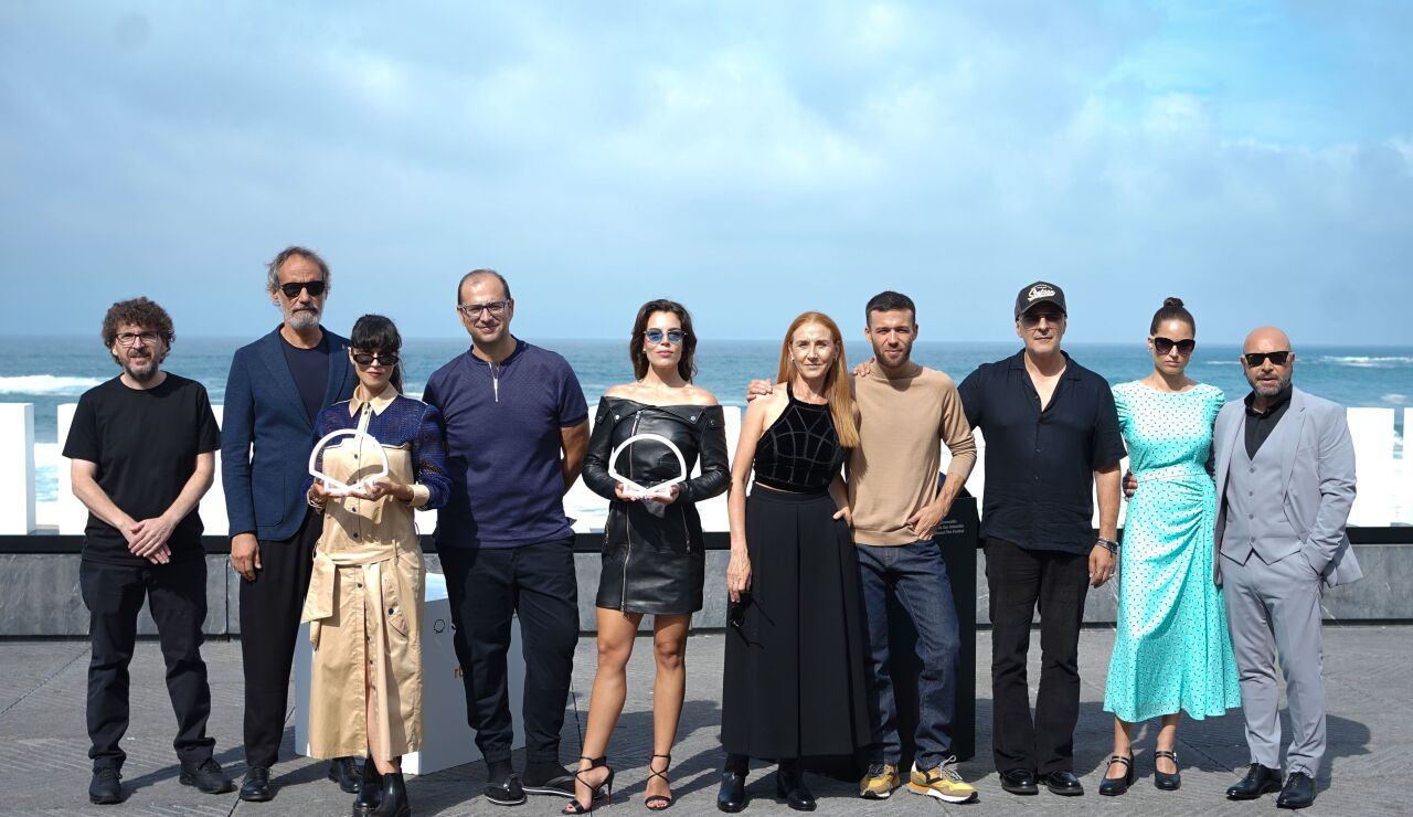 El elenco de La red p&uacute;rpura