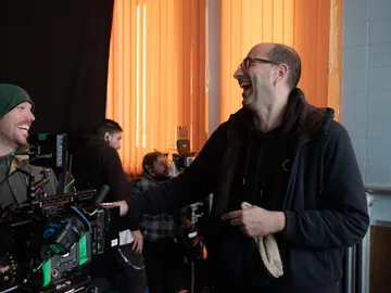 Paco Cabezas: "El director es el reflejo de emociones y en los rodajes me suele pasar que lloro" Paco Cabezas: "El director es el reflejo de emociones y en los rodajes me suele pasar que lloro"