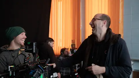 Paco Cabezas: "El director es el reflejo de emociones y en los rodajes me suele pasar que lloro" Paco Cabezas: "El director es el reflejo de emociones y en los rodajes me suele pasar que lloro"