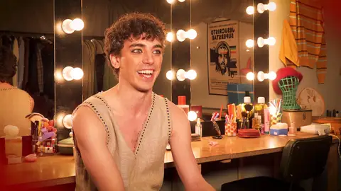 Guim Puig: "Toni es el reflejo de las personas que no podían cumplir su sueño por la época que vivía España" Guim Puig: "Toni es el reflejo de las personas que no podían cumplir su sueño por la época que vivía España"