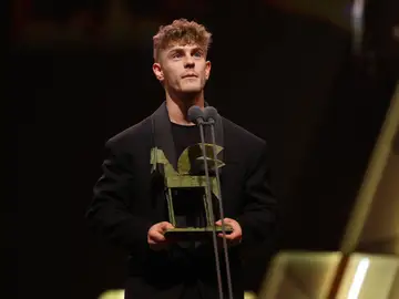 Patrick Criado recoge el Premio Ondas por Las noches de Tefía: "Detrás del miedo está la felicidad" Patrick Criado recoge el Premio Ondas por Las noches de Tefía: "Detrás del miedo está la felicidad"