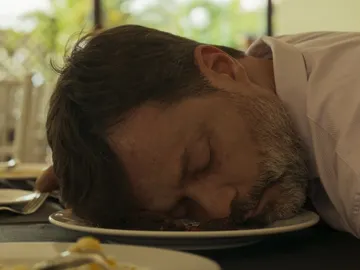 Un invitado cae muerto sobre su brownie Un invitado cae muerto sobre su brownie