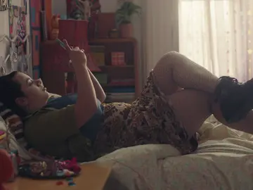 Érika, a punto de subir el vídeo a redes sociales Érika, a punto de subir el vídeo a redes sociales