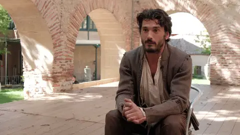 ¿El comienzo del feminismo y la liberación de la mujer? ¡Esto es lo que sabe el elenco de la historia real de las Beguinas! Yon González es Telmo Medina