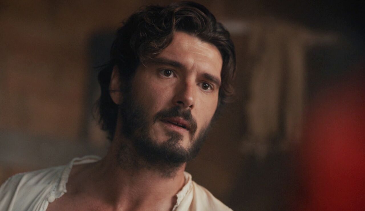 Telmo avisa a Luc&iacute;a al conocerla