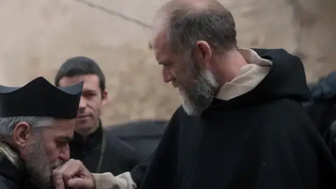 La Santa Inquisición visita el beguinato buscando pruebas de brujería La Santa Inquisición visita el beguinato buscando pruebas de brujería