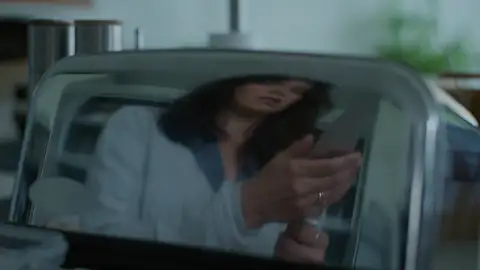 Ángela teme por su vida… ¡y se autolesiona para evitar quedarse sola en casa! Ángela teme por su vida… ¡y se autolesiona para evitar quedarse sola en casa!