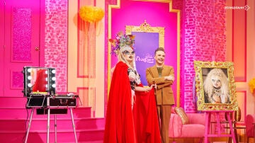 Manuela Trasobares visita el taller de Drag Race España en el primer mini reto de la temporada