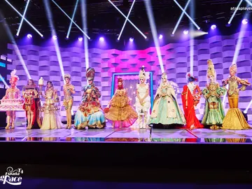 Las reinas se lo ponen todo para la pasarela ‘Barrococó’: historia, moda y lookazos de muerte Las reinas se lo ponen todo para la pasarela ‘Barrococó’: historia, moda y lookazos de muerte