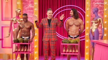 Las reinas se equipan para partir malones en el minireto de la semana al más puro estilo travesti: ¡Con tacones!