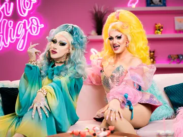 Pink Chadora visita el salón de Samantha Ballentines en Sí lo digo: ¡La reina más charlatana de todas! Pink Chadora visita el salón de Samantha Ballentines en Sí lo digo: ¡La reina más charlatana de todas!