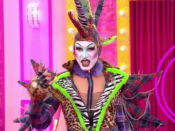 Kelly Passa!?, la reina que ha traído el punk a Drag Race España 4: sus looks, pasarelas y momentos más icónicos Kelly Passa!?, la reina que ha traído el punk a Drag Race España 4: sus looks, pasarelas y momentos más icónicos