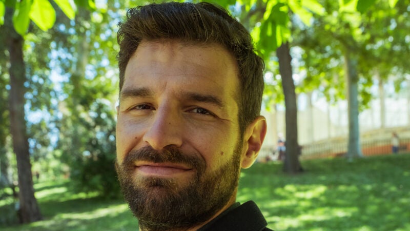 Del afán por formar una familia a su afición por los clubs de swingers, así habla Francisco Ortiz de Daryl, su personaje en ¿A qué estás esperando?