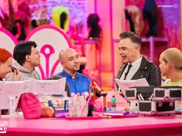 Pupi Poisson vuelve una temporada más al taller de Drag Race España para aconsejar a las reinas en el Snatch Game Pupi Poisson vuelve una temporada más al taller de Drag Race España para aconsejar a las reinas en el Snatch Game