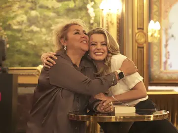 Adriana Torrebejano se sincera con Megan Maxwell: "¿A qué estás esperando? me ha ayudado a quererme más" Adriana Torrebejano se sincera con Megan Maxwell: "¿A qué estás esperando? me ha ayudado a quererme más"