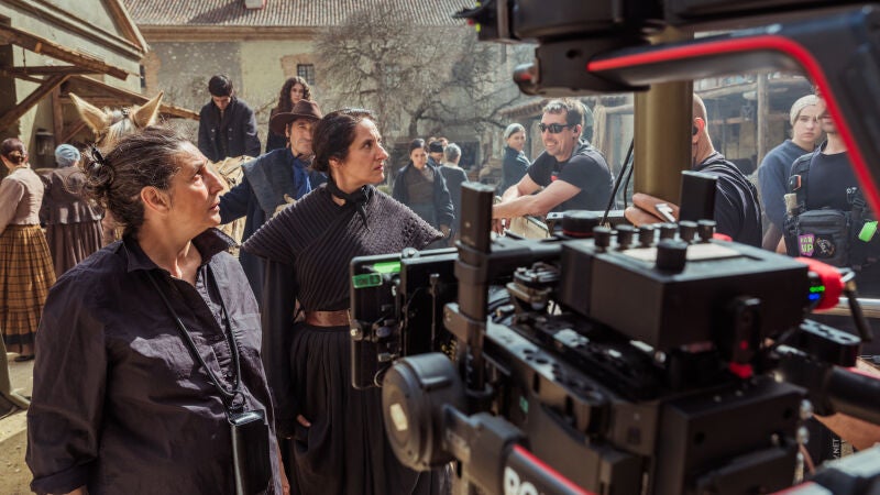 “La sombra de la tierra es una serie muy dura de contar, sin embargo, nunca había estado en un proyecto rodeada de tanto amor” 