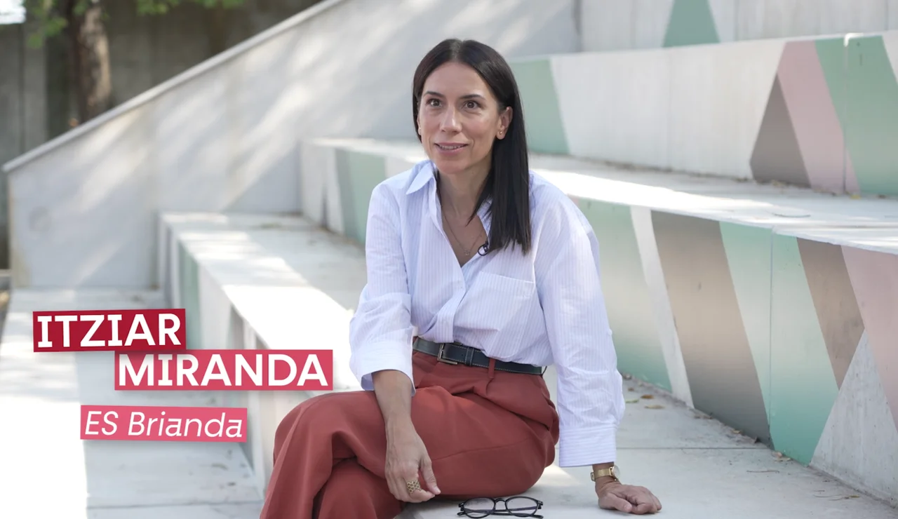 Itziar Miranda es Brianda, una de las profesoras del Zurbarán en FoQ. La nueva generación: "Un personajazo"