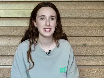 Julia Camus interpreta a Bárbara en FoQ. La nueva generación: "Estoy reviviendo cosas de mi adolescencia que dejé aparcadas" Julia Camus interpreta a Bárbara en FoQ. La nueva generación: "Estoy reviviendo cosas de mi adolescencia que dejé aparcadas"