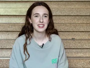 Julia Camus interpreta a Bárbara en FoQ. La nueva generación: "Estoy reviviendo cosas de mi adolescencia que dejé aparcadas" Julia Camus interpreta a Bárbara en FoQ. La nueva generación: "Estoy reviviendo cosas de mi adolescencia que dejé aparcadas"