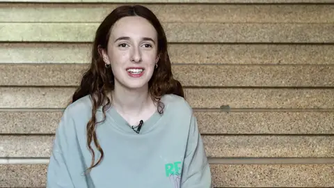 Julia Camus interpreta a Bárbara en FoQ. La nueva generación: "Estoy reviviendo cosas de mi adolescencia que dejé aparcadas" Julia Camus interpreta a Bárbara en FoQ. La nueva generación: "Estoy reviviendo cosas de mi adolescencia que dejé aparcadas"