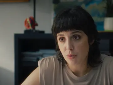 Marta hablando con Brianda Marta hablando con Brianda