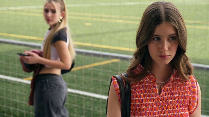 Carlota le confiesa a Asia que Pelayo se acostó con Silvia 