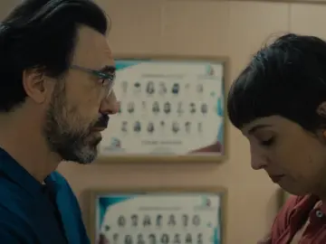 Marta dejando a Ramón en los pasillos del Zurbarán Marta dejando a Ramón en los pasillos del Zurbarán