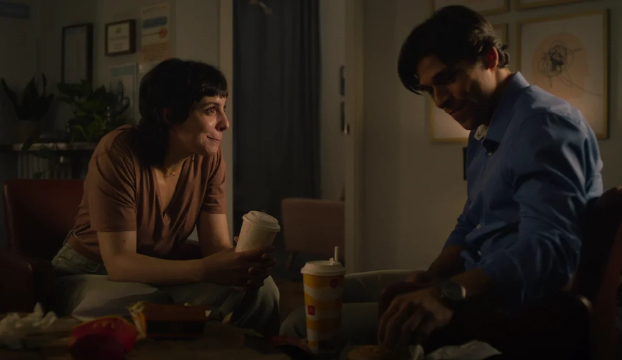 Miradas cómplices y mucha conexión en la cena de Esteban y Marta